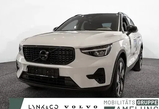 Nowe Volvo XC40 Plus 163 KM (119 kW) 2025 Biały SUV