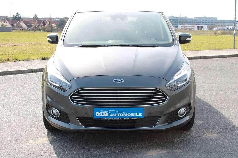 Gebraucht Ford S-MAX Titanium 160 PS (117 kW) 2017 Schwarz Van / Kleinbus