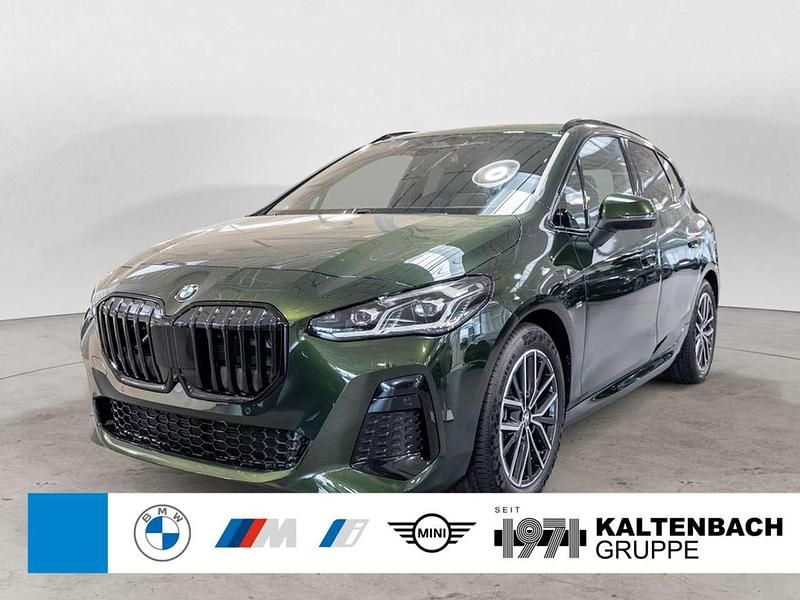 Grün Gebraucht 2025 BMW 220 Active Tourer M Sport Van / Kleinbus | 41.990 € - Bild 1/3