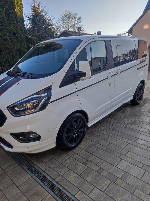 Weiß Gebraucht 2020 Ford Tourneo Custom Sport Van / Kleinbus | 39.500 € (Fairer Preis) - Bild 1/1
