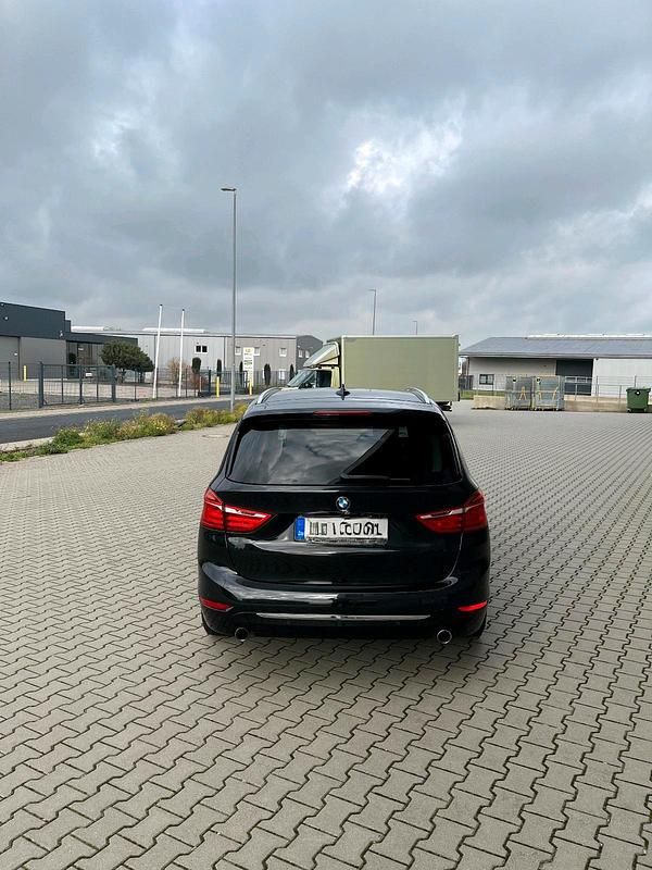 Gebraucht BMW 220 Luxury Line 190 PS (139 kW) 2016 Schwarz Kombi