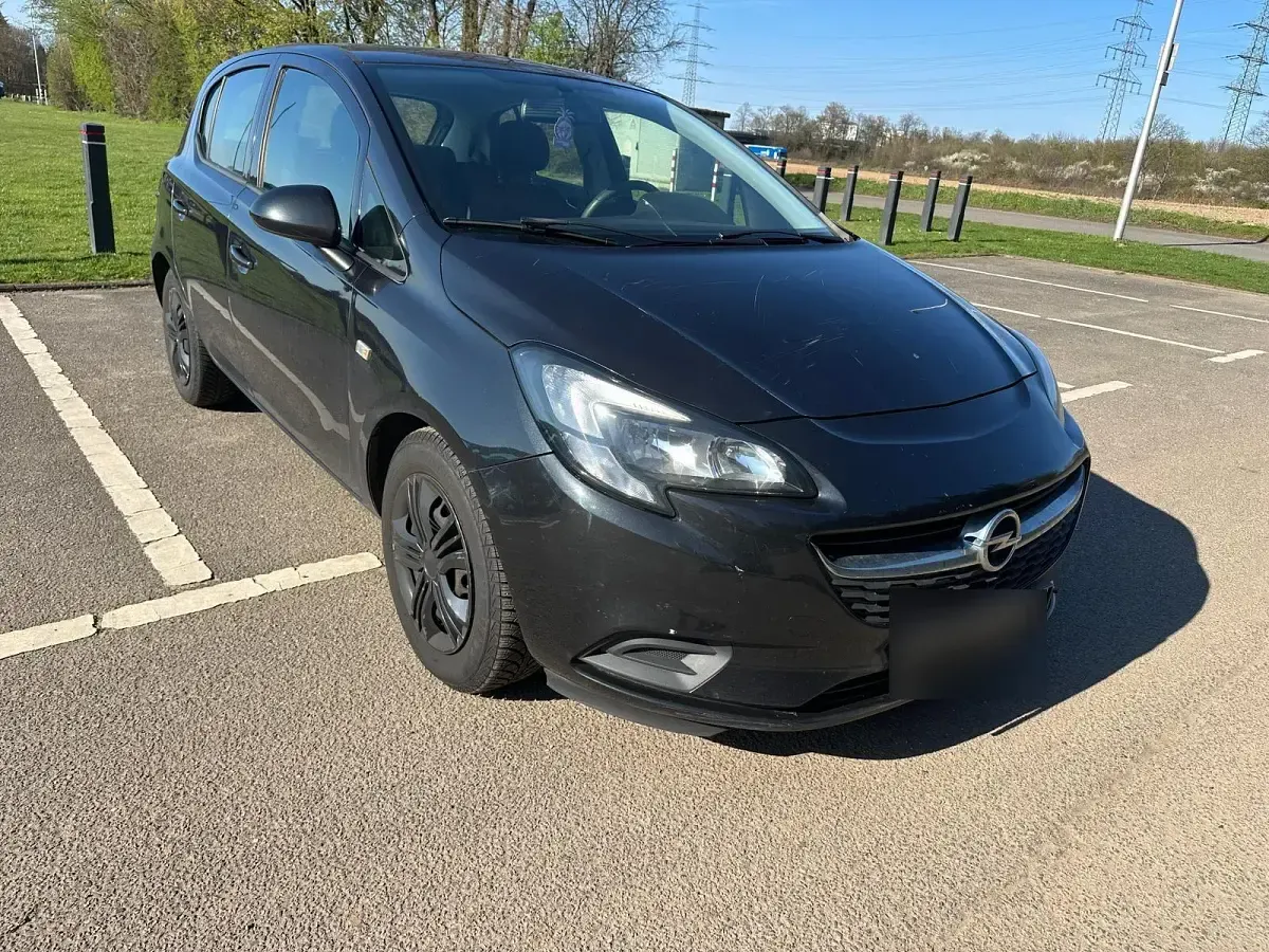 Usado Opel Corsa 101 HP (74 kW) 2015 Preto Citadino