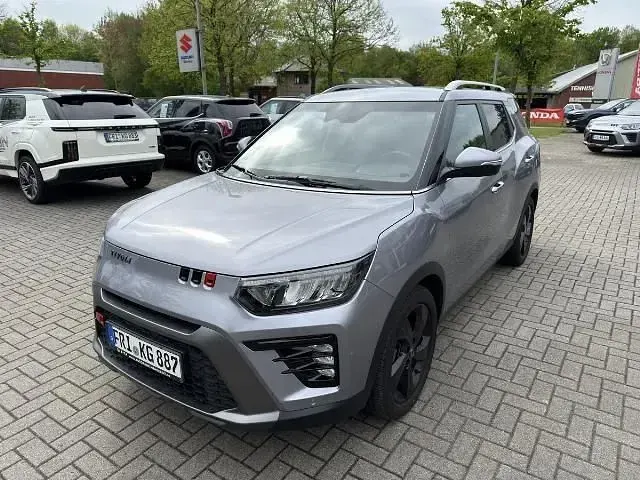 Gebraucht KGM Tivoli 163 PS (119 kW) 2024 Silber SUV
