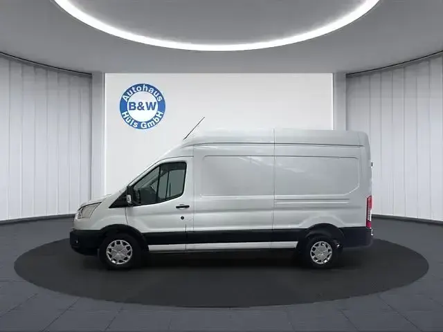 Gebraucht Ford Transit Trend 170 PS (125 kW) 2021 Weiß Van / Kleinbus