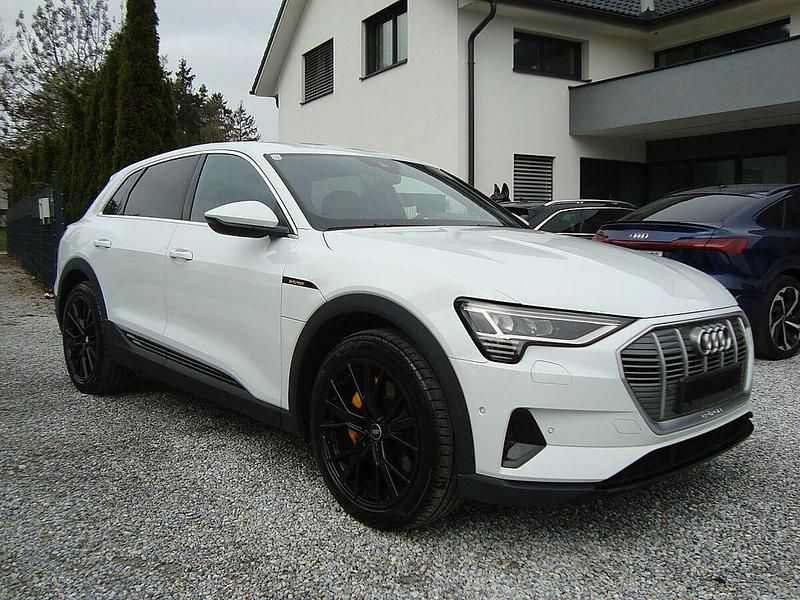 Gebraucht Audi e-tron S-Line 300 kW (408 PS) 2022 Weiß SUV