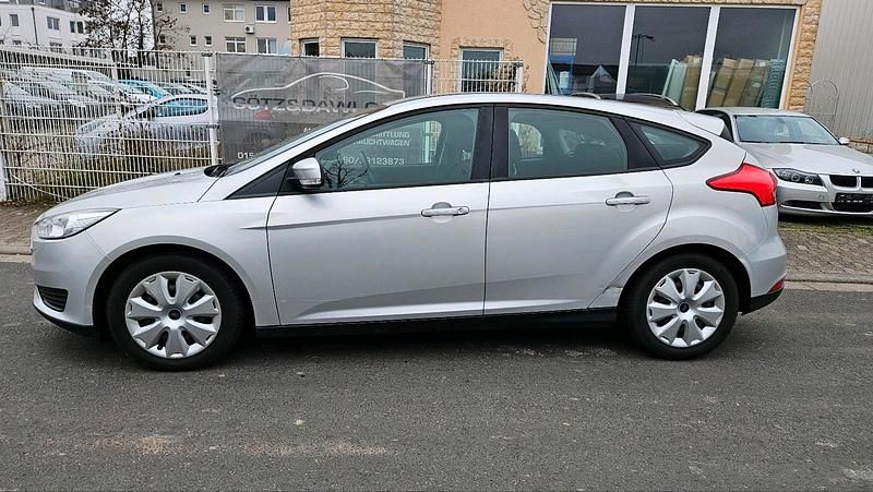Gebraucht Ford Focus 101 PS (74 kW) 2015 Silber Kleinwagen