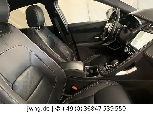 Second-hand Jaguar E-Pace R-Dynamic 204 CP (150 kW) 2022 Negru SUV