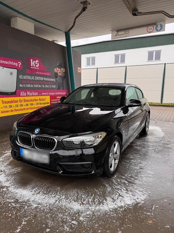 Schwarz Gebraucht 2016 BMW 118 Kleinwagen | 9.999 € (Fairer Preis) - Bild 1/4