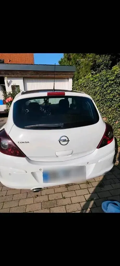 Gebraucht Opel Corsa 101 PS (74 kW) 2012 Weiß Kleinwagen