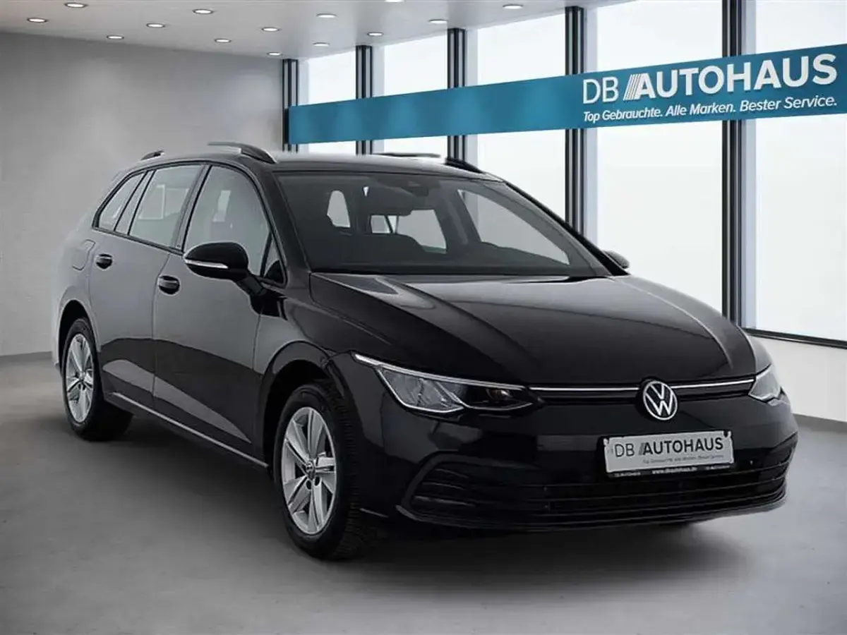 Gebraucht VW Golf VIII Life 110 PS (80 kW) 2024 Schwarz Kombi