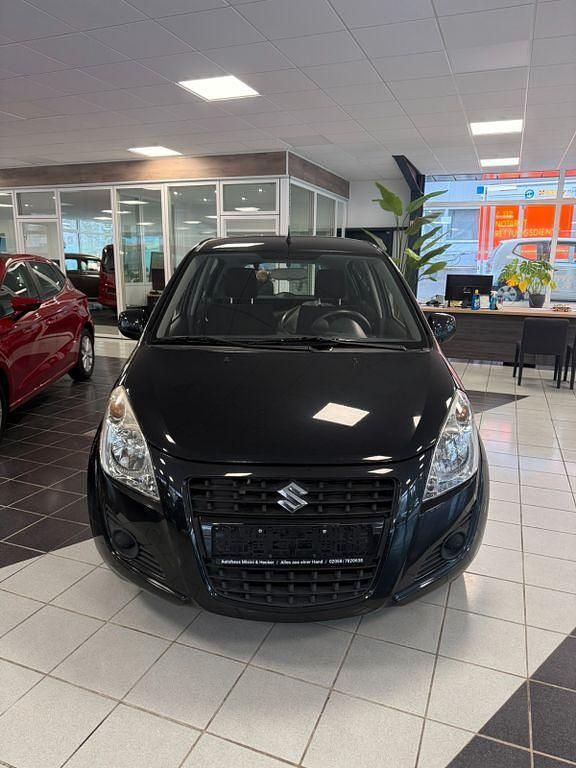 Gebraucht Suzuki Splash Basic 68 PS (50 kW) 2013 Schwarz Kleinwagen