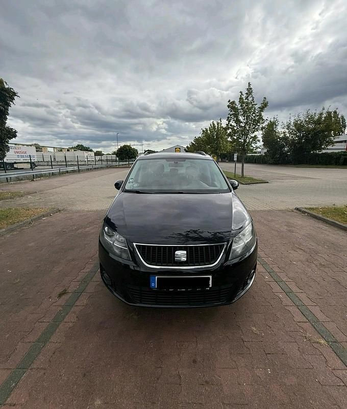 Schwarz Gebraucht 2013 Seat Alhambra Van / Kleinbus | 7.400 € (Superpreis) - Bild 1/4