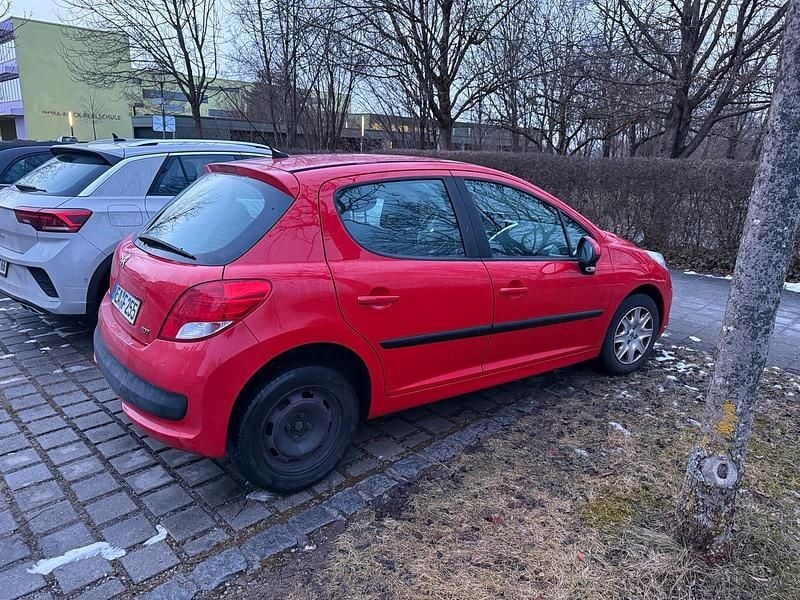 Gebraucht Peugeot 207 95 PS (69 kW) 2010 Rot Kleinwagen