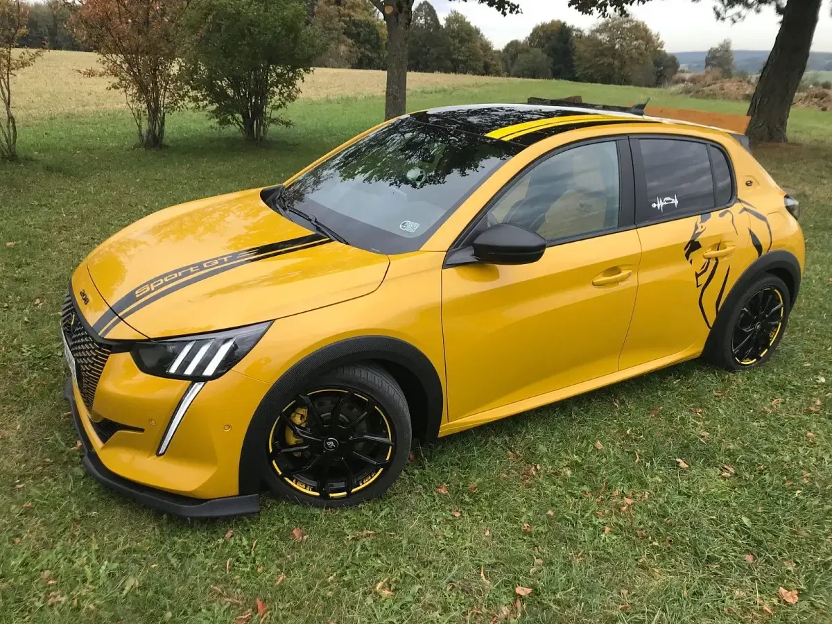 Gebraucht Peugeot e-208 GTi 100 kW (136 PS) 2020 Gelb Kleinwagen