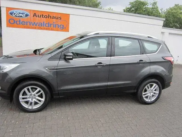 Gebraucht Ford Kuga Cool & Connect 120 PS (88 kW) 2019 Grau SUV