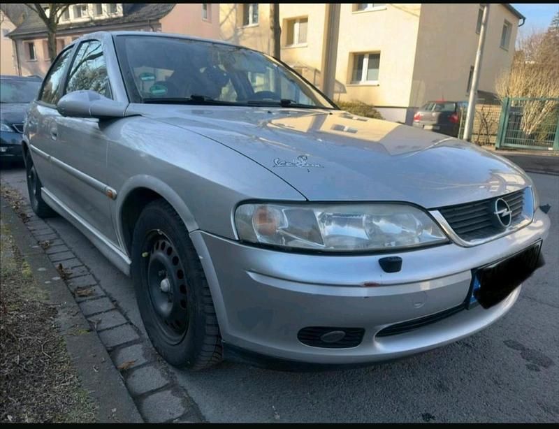 Gebraucht Opel Vectra 136 PS (100 kW) 1999 Silber Limousine