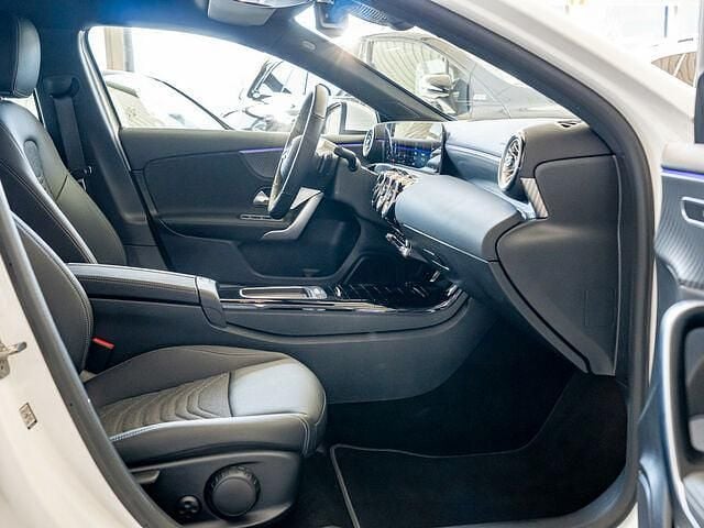 Gebraucht Mercedes A180 Advanced Plus 136 PS (100 kW) 2024 Weiss / polarweiß Limousine