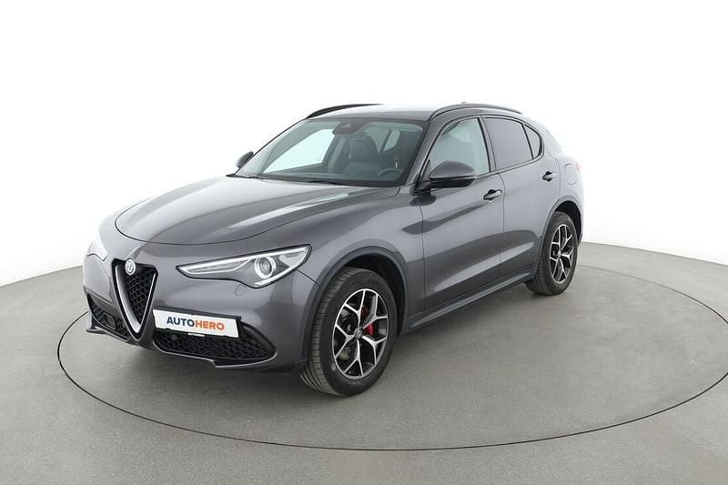 Silber Gebraucht 2018 Alfa Romeo Stelvio Super SUV | 25.890 € (Fairer Preis) - Bild 1/3