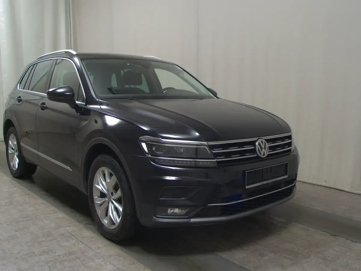 Gebraucht VW Tiguan Highline 190 PS (139 kW) 2020 Schwarz SUV