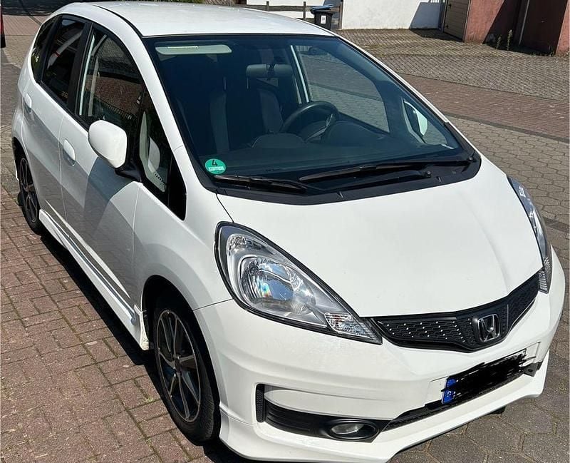 Weiß Gebraucht 2013 Honda Jazz SI Kleinwagen | 7.990 € (Fairer Preis) - Bild 1/4