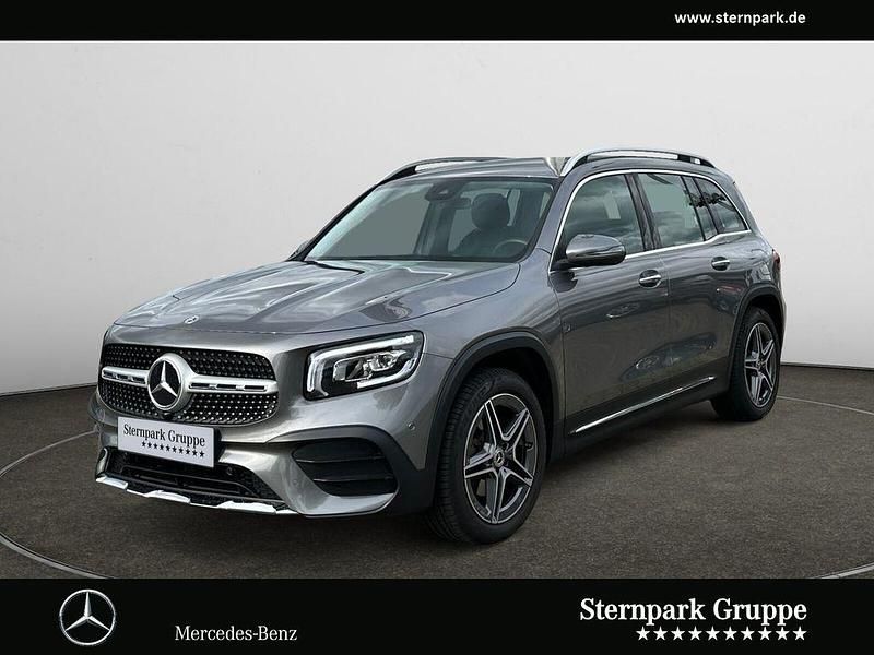 Grau Gebraucht 2021 Mercedes GLB200 AMG line SUV | 38.890 € (Etwas zu teuer) - Bild 1/4