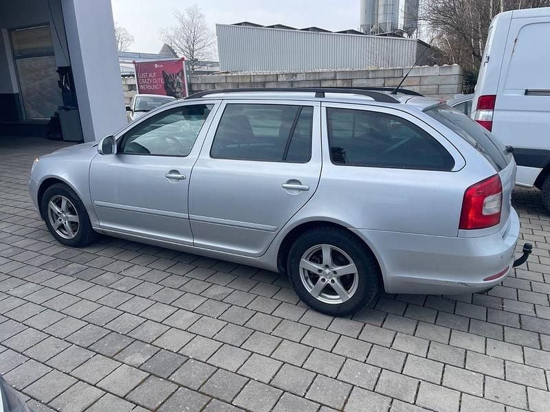 Gebraucht Skoda Octavia 140 PS (102 kW) 2010 Silber Kombi