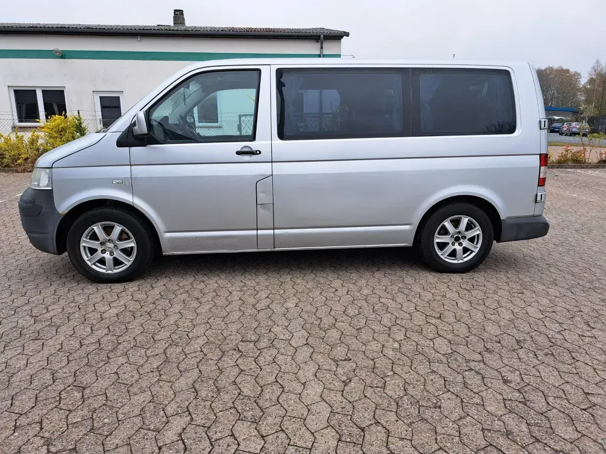 Gebraucht VW Caravelle 136 PS (100 kW) 2005 Silber Van