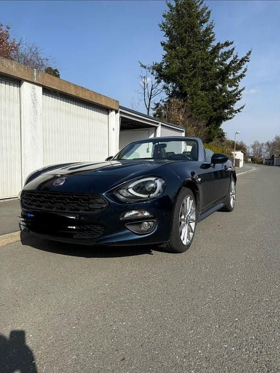 Gebraucht Fiat 124 Spider 140 PS (102 kW) 2018 Blau Cabrio
