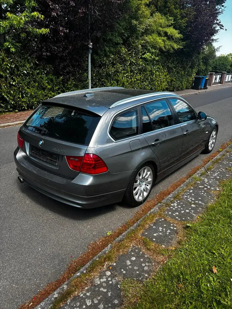 Gebraucht BMW 330 245 PS (180 kW) 2012 Silber Kombi