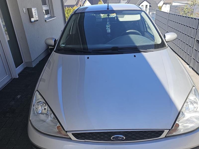 Usata Ford Focus 116 CV (85 kW) 2003 Argento Utilitaria