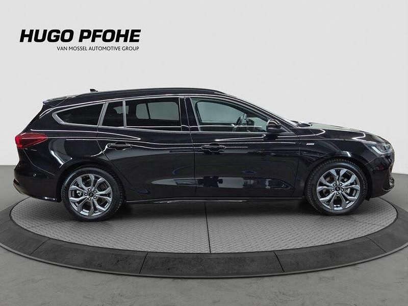 Gebraucht Ford Focus ST-Line X 125 PS (91 kW) 2023 Agate black metallic Kombi