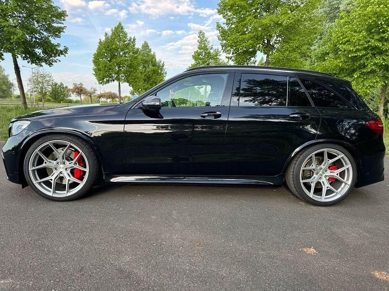 Schwarz Gebraucht 2018 Mercedes GLC63 AMG AMG SUV | 59.995 € (Fairer Preis) - Bild 1/4