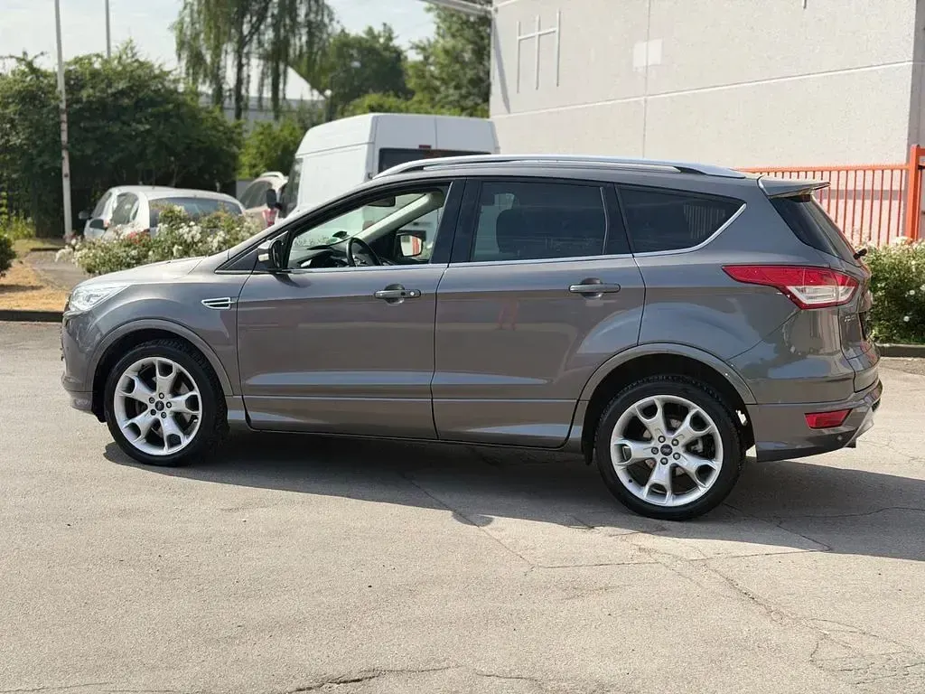 Gebraucht Ford Kuga Individual 163 PS (119 kW) 2014 Grau SUV