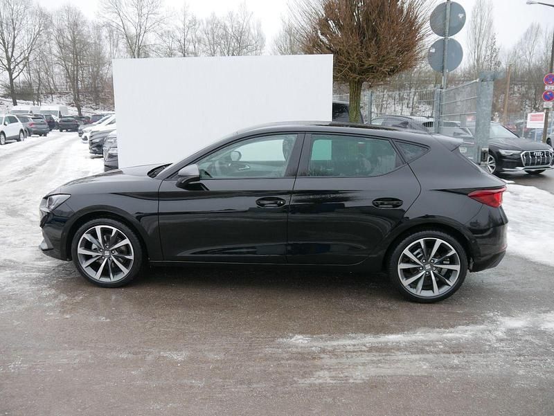 Neu Seat Leon FR 150 PS (110 kW) 2025 Midnight schwarz metallic Limousine