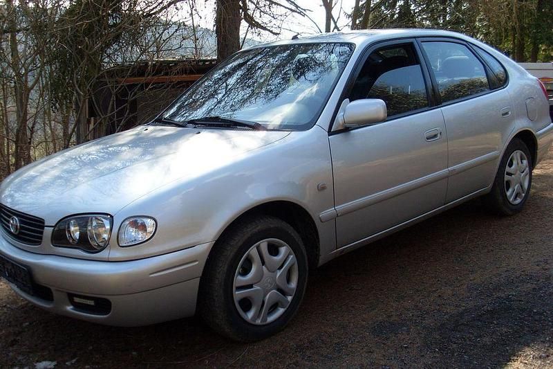 Gebraucht Toyota Corolla 97 PS (71 kW) 2000 Limousine