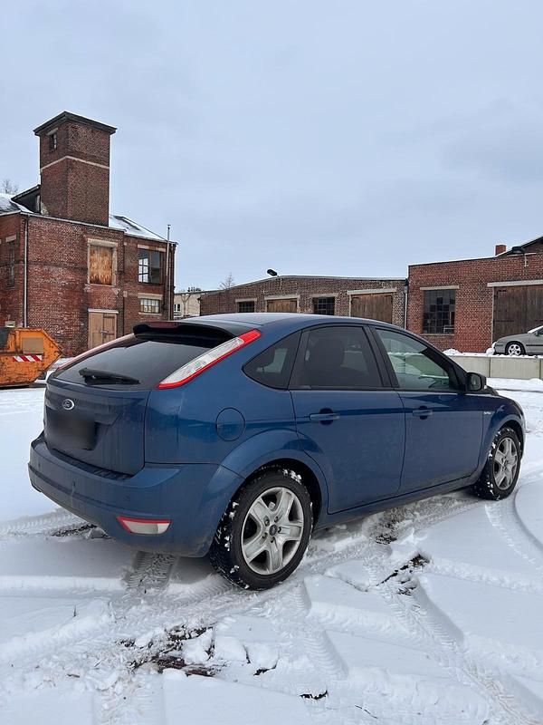 Gebraucht Ford Focus 105 PS (77 kW) 2009 Blau Limousine