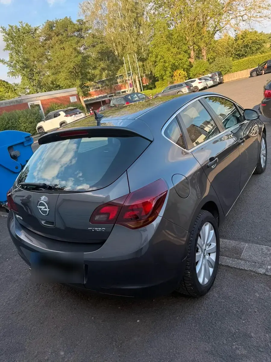 Gebraucht Opel Astra 180 PS (132 kW) 2010 Grau Limousine