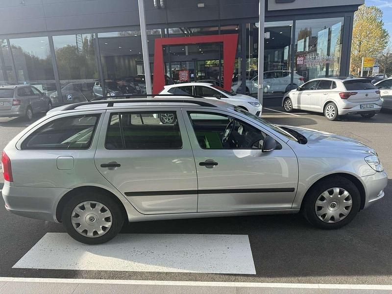 Gebraucht Skoda Octavia 105 PS (77 kW) 2012 Grey (metallic) Kombi