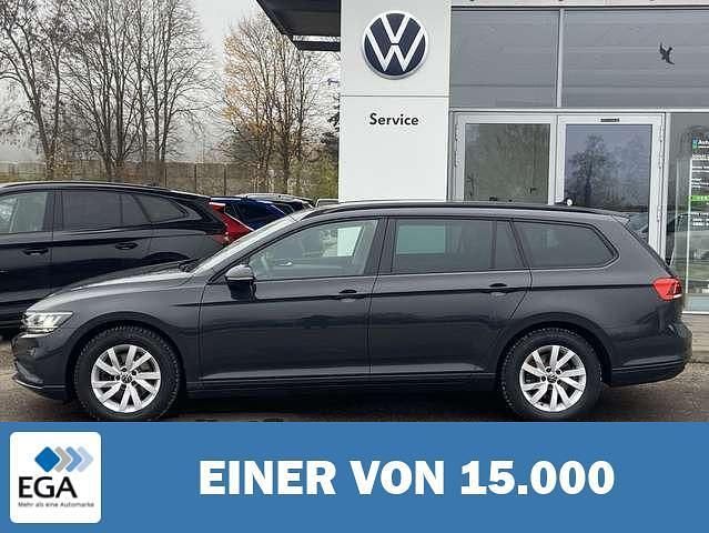 Grau Gebraucht 2021 VW Passat Kombi | 25.690 € (Fairer Preis) - Bild 1/4