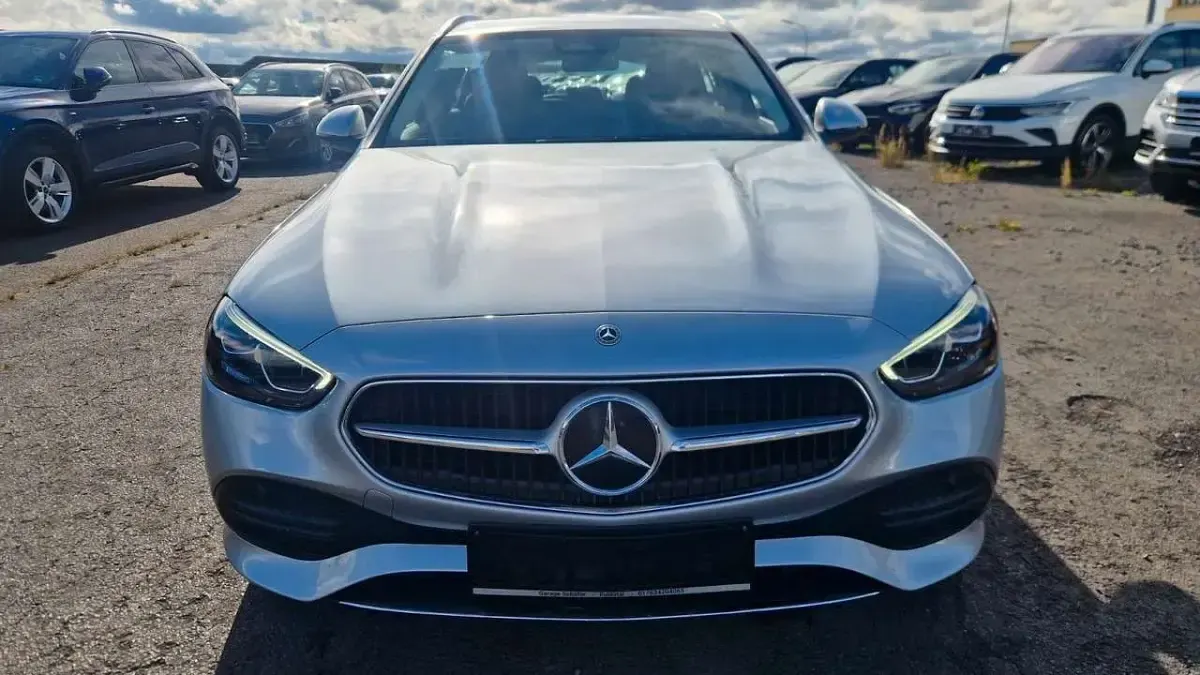 Gebraucht Mercedes C180 Avantgarde 190 PS (139 kW) 2022 Silber Limousine