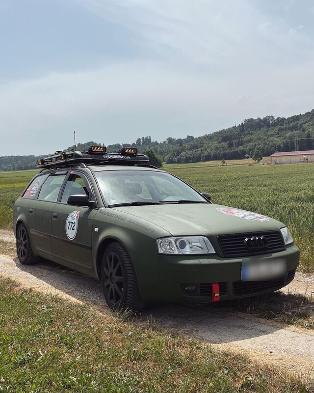 Grün Gebraucht 2003 Audi A6 Kombi | 2.199 € (Superpreis) - Bild 1/4