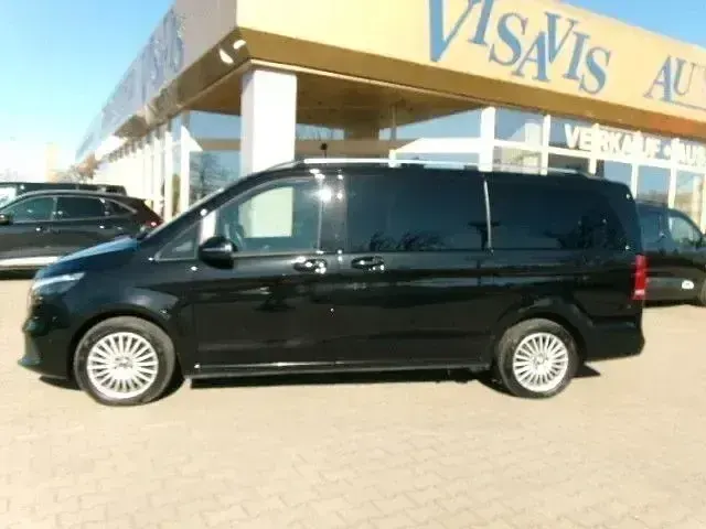 Gebraucht Mercedes V220 Edition 163 PS (119 kW) 2023 Schwarz Van / Kleinbus