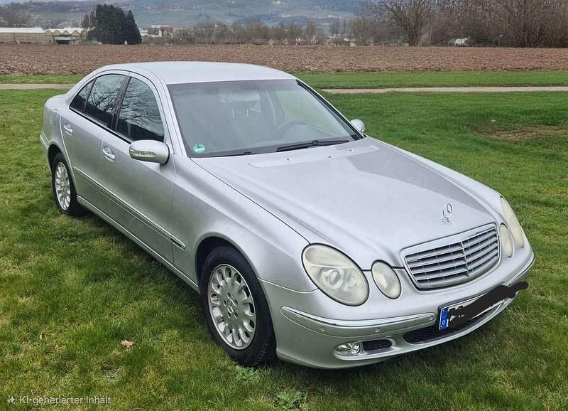 Gebraucht Mercedes E220 Elegance 150 PS (110 kW) 2004 Silber Limousine
