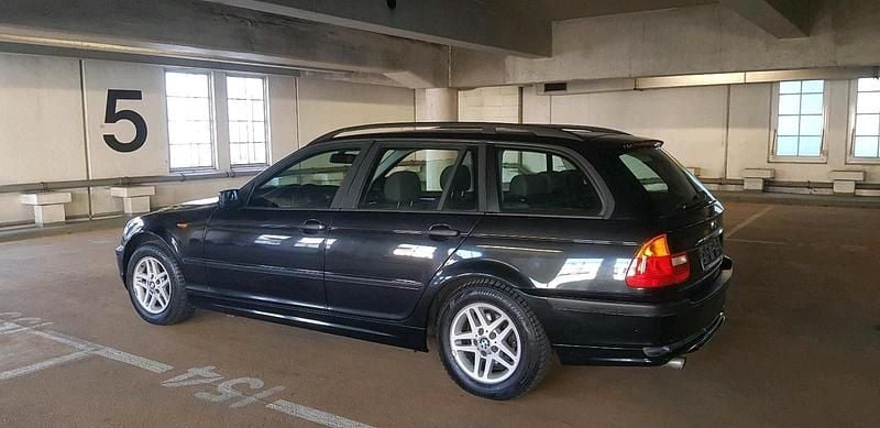 Gebraucht BMW 318 143 PS (105 kW) 2004 Schwarz Kombi