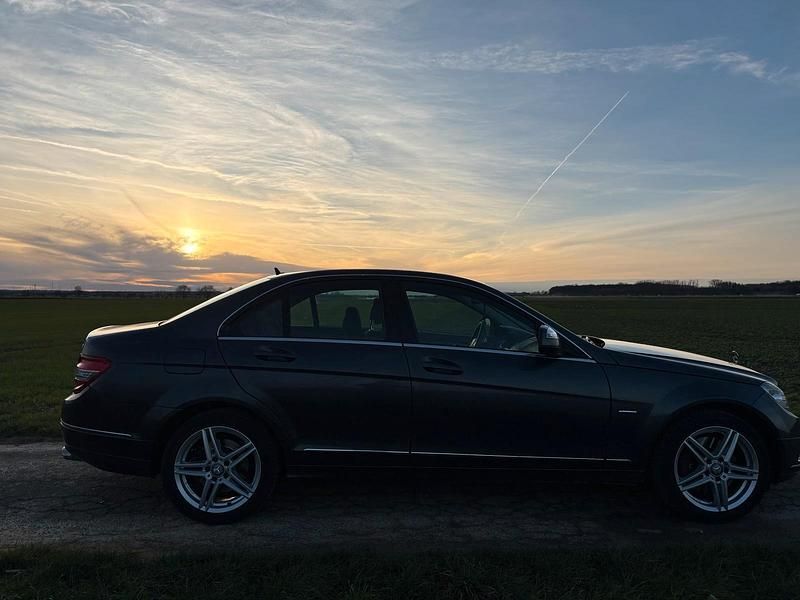 Gebraucht Mercedes C320 224 PS (164 kW) 2009 Andere farben Limousine
