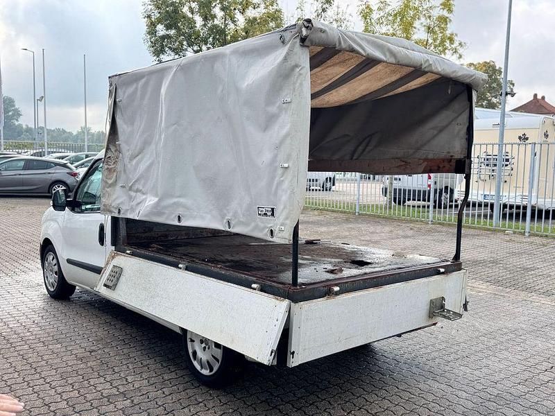 Gebraucht Fiat Doblò 101 PS (74 kW) 2012 Weiß Van / Kleinbus