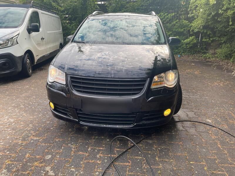 Schwarz Gebraucht 2008 VW Touran R-line Van / Kleinbus | 3.200 € (Guter Preis) - Bild 1/4