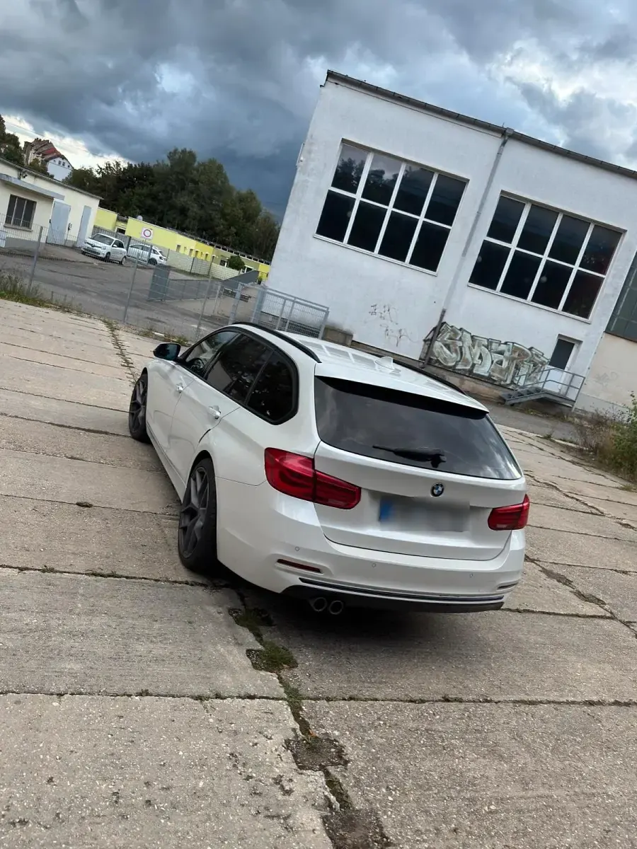 Gebraucht BMW 320 Sport Line 190 PS (139 kW) 2015 Weiß Kombi