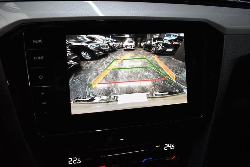 Gebraucht VW Passat Style 200 PS (147 kW) 2022 Weiß Kombi