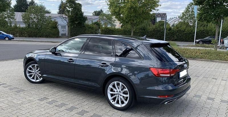 Gebraucht Audi A4 150 PS (110 kW) 2019 Grau Kombi